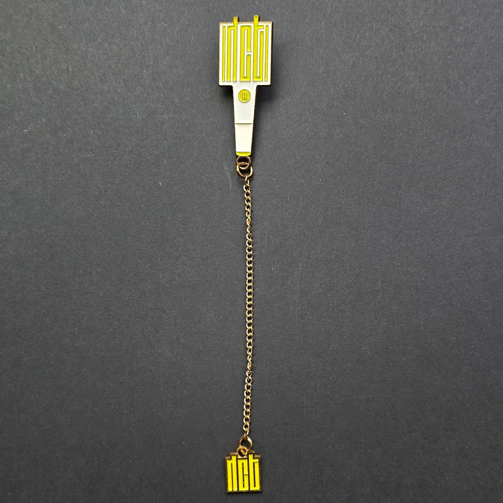 Pin gold chain NCT