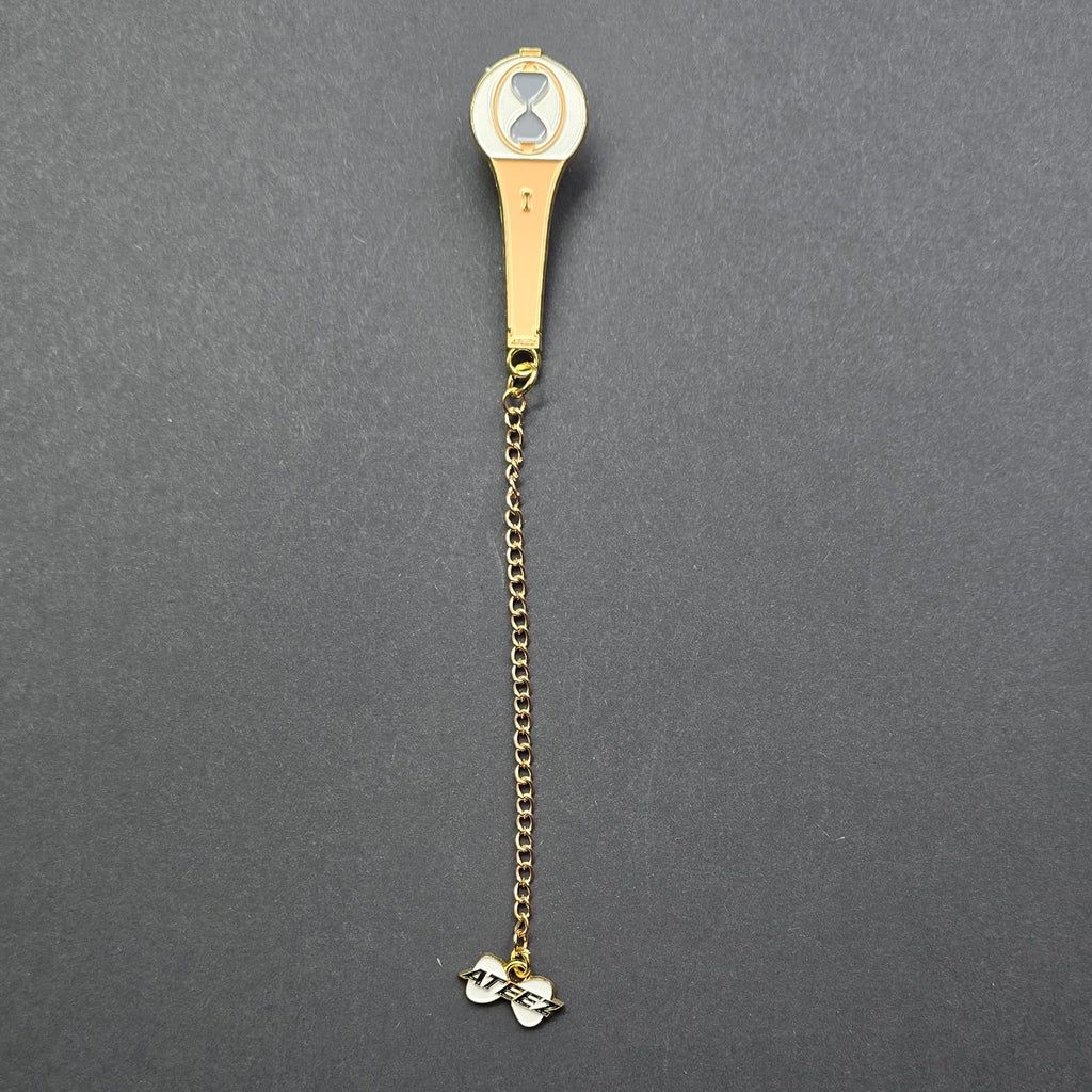 Pin gold chain ATEEZ