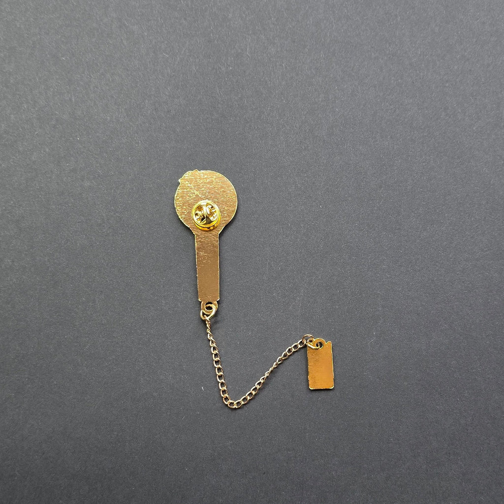 Pin gold chain BTS