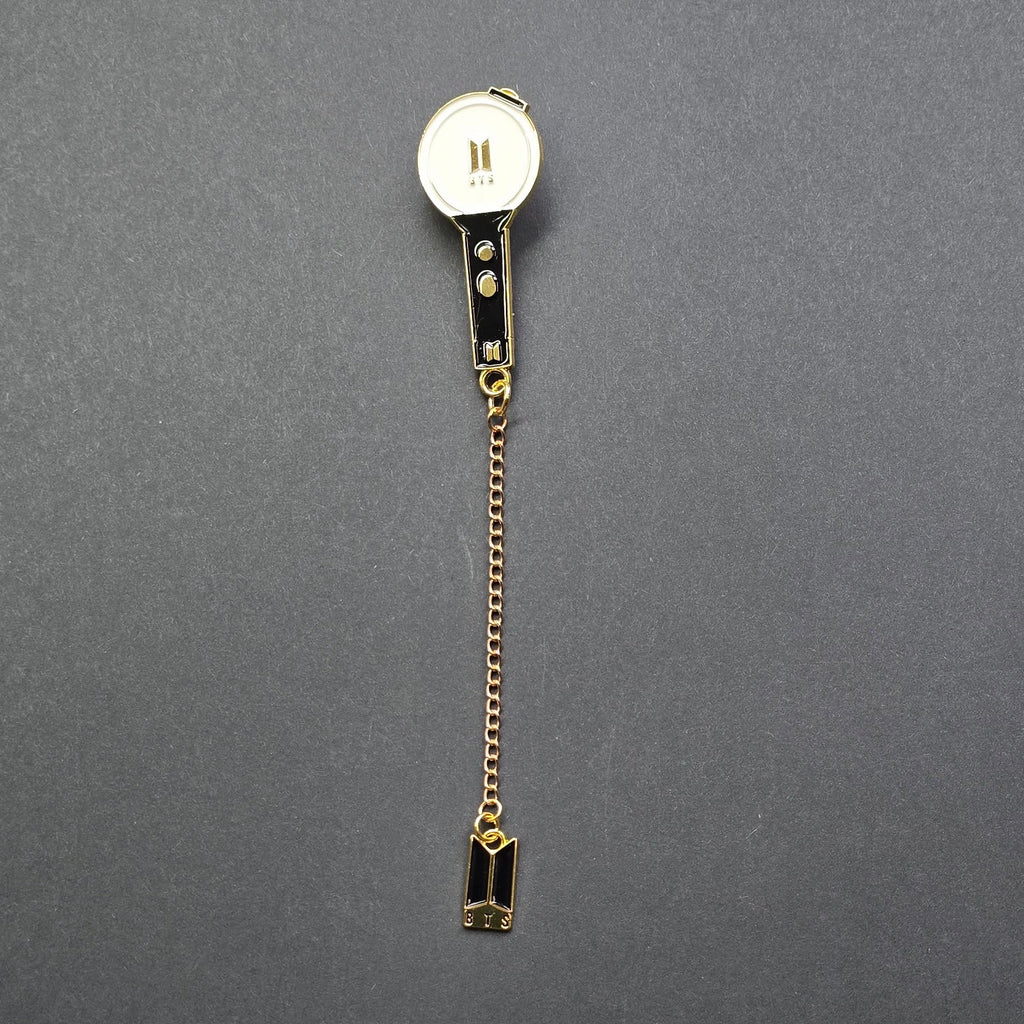 Pin gold chain BTS
